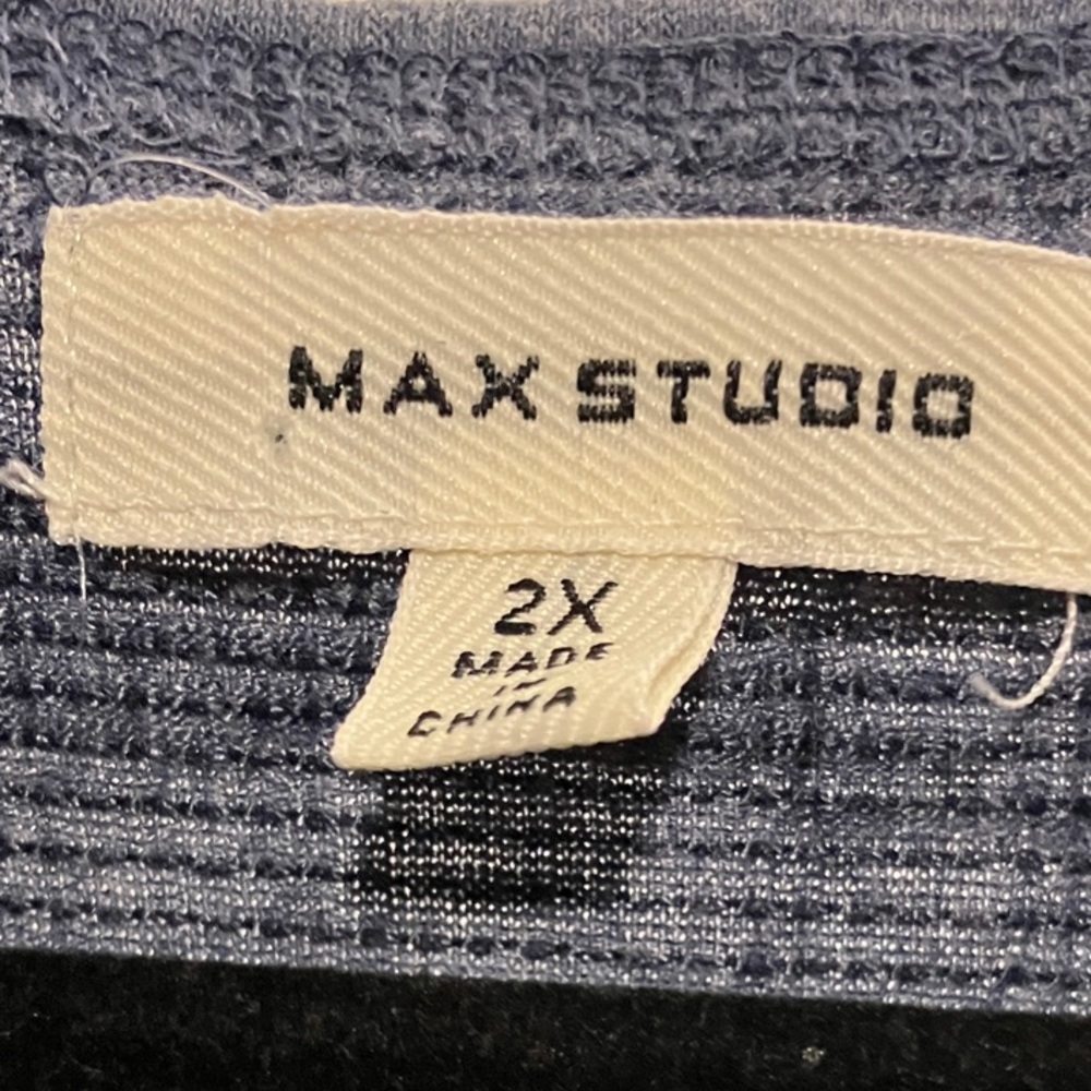 Max Studio Dark Navy V-Neck Short Sleeve Top - Picture 2 of 5
